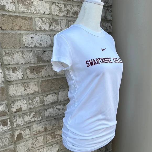 New - Nike Dri-Fit SWARTHMORE Short Sleeve Tee - NWOT - Picture 2 of 10